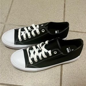 NEW! Comfortable and trendy☄️Converse style shoes☄️